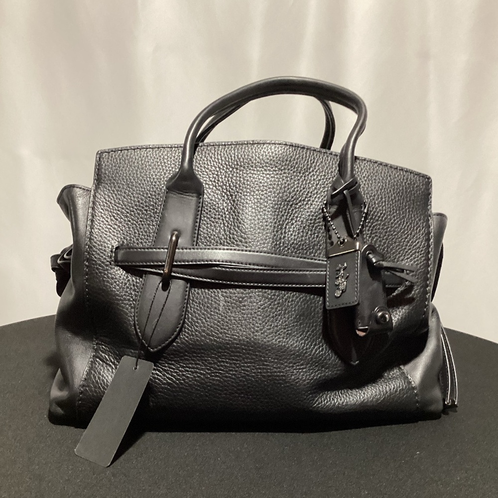Elegant Black Leather Handbag